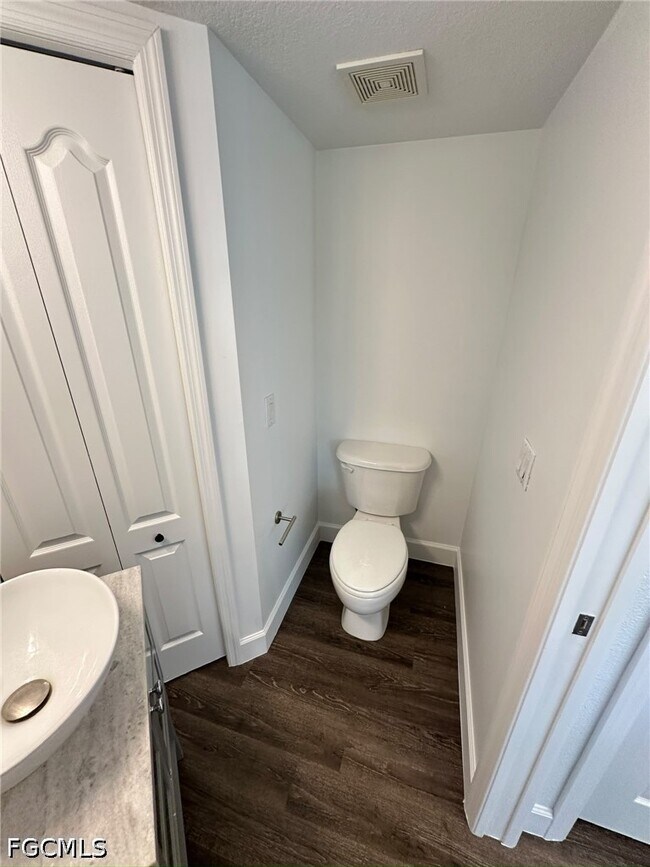 Building Photo - 9419 Ivy Brook Run