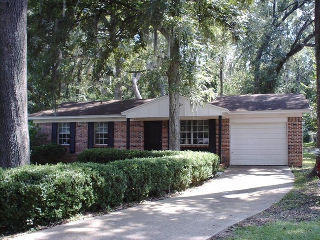Building Photo - 2007 Harriet Dr