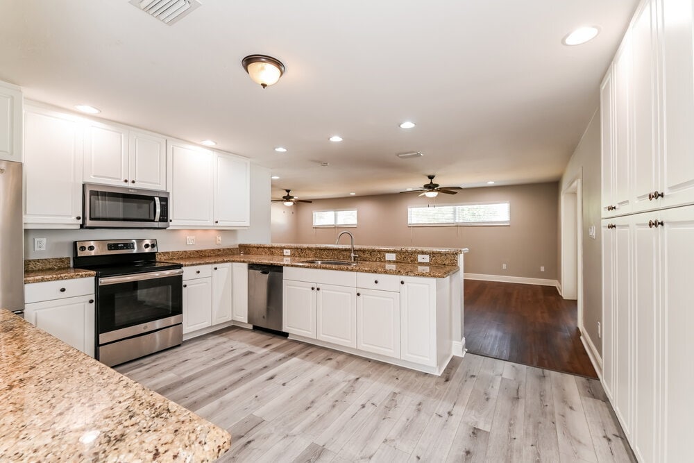 Building Photo - 2228 Treehaven Cir