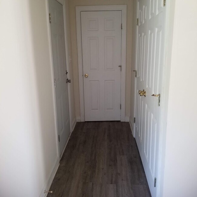 Building Photo - 300 Katie Dr