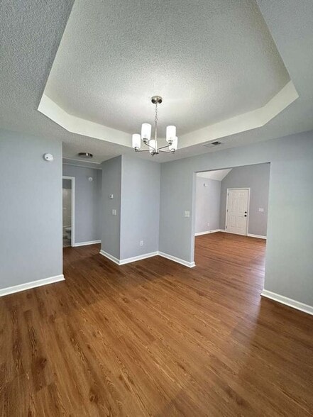 Building Photo - 90 Pointe N Dr