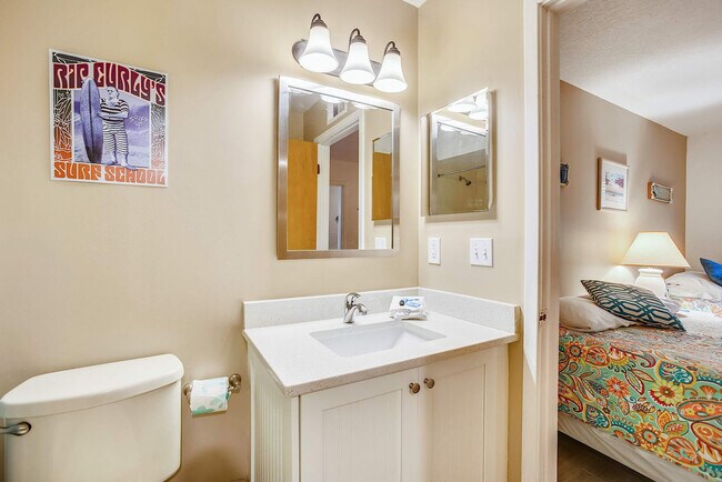 Building Photo - 210 Ocean Hibiscus Dr