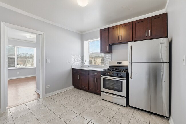 Building Photo - 7501 S Stewart Ave