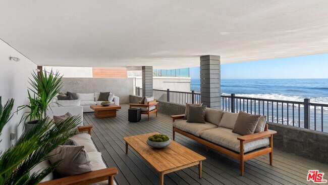 Building Photo - 31388 Broad Beach Rd