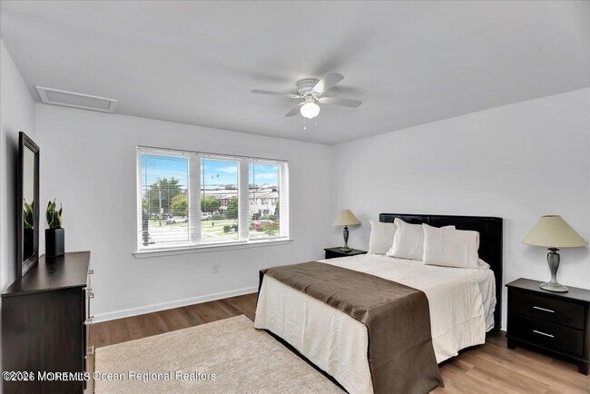 Building Photo - 1140 Springwood Ave