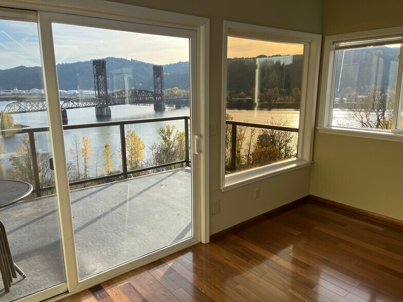 View from living room out onto south deck - 7511 N Edgewater Ave