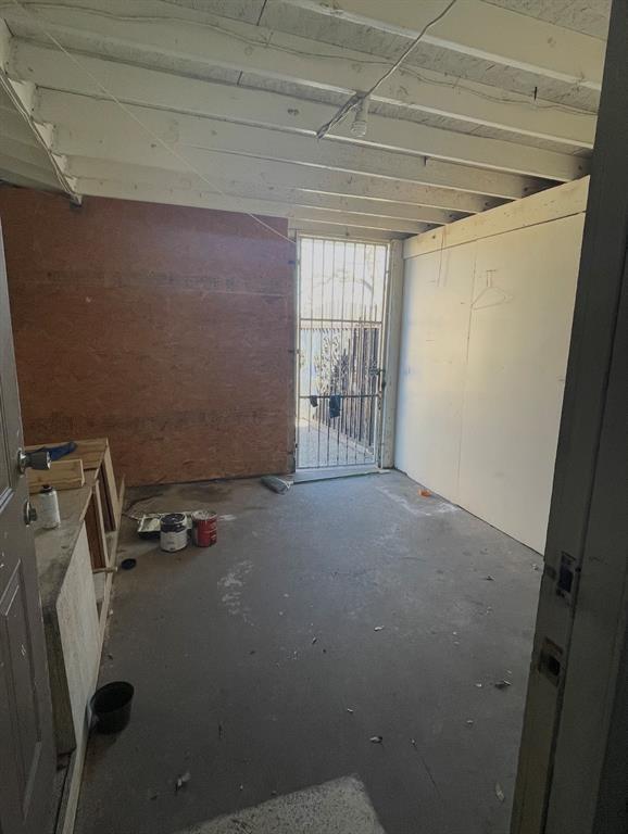 Building Photo - 11911 Pollyanna Ave