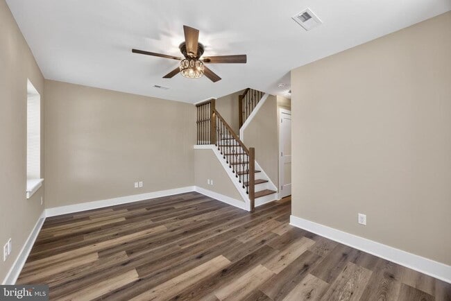 Building Photo - 559 A St