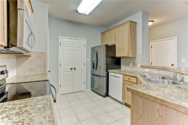 Building Photo - 20904 Waterside Dr