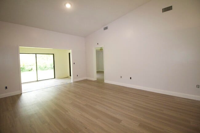 Building Photo - 3797 Park Lane Villas Rd