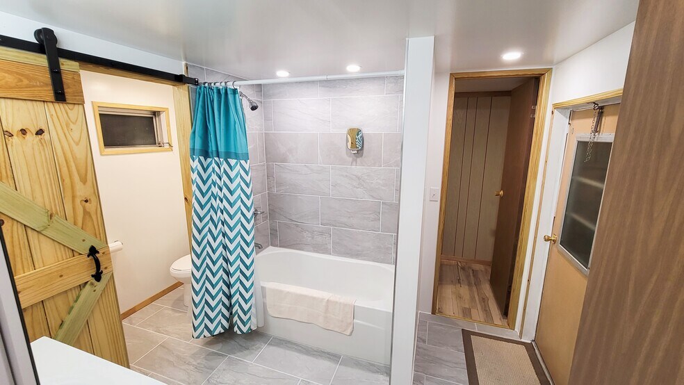 Bathroom - 18739 NE 238th Ter