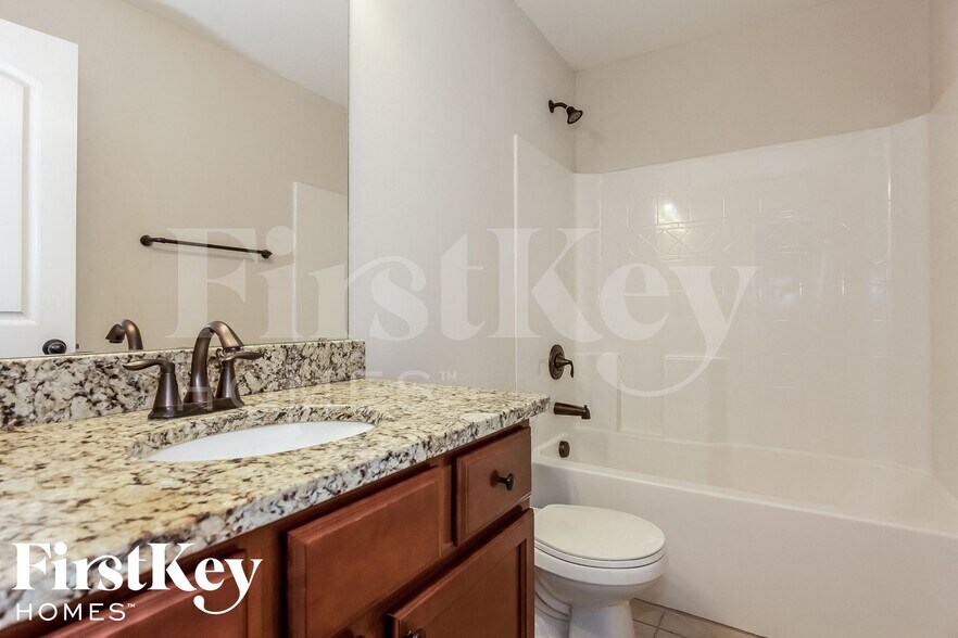 Building Photo - 5631 Mcdowell Run Dr