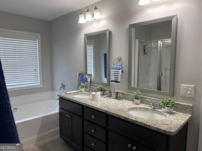 Building Photo - 273 The Blvd