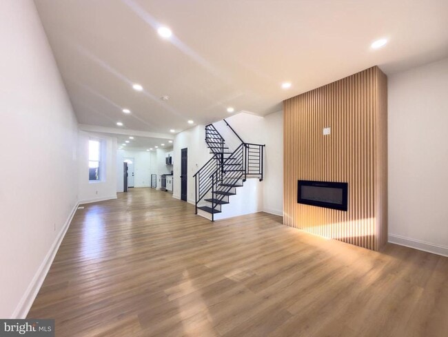 Building Photo - 5237 Greenway Ave