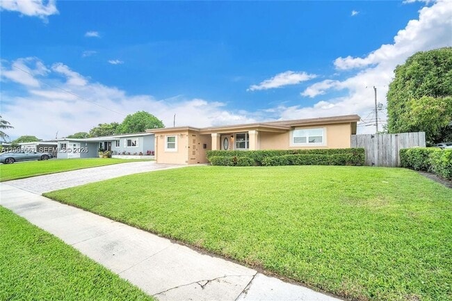 Building Photo - 2825 SW 5th St