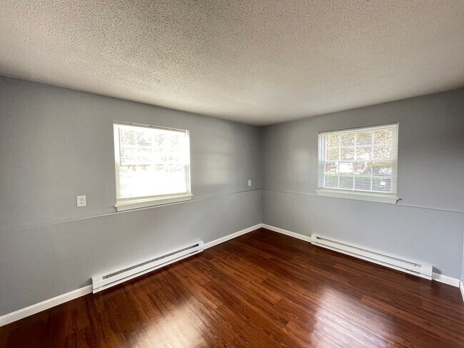 Building Photo - 179 Loudon Rd