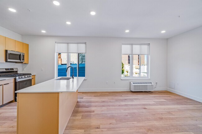 Building Photo - 293 Fairmount Ave