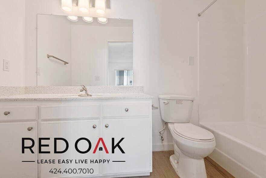 Building Photo - 16200 Vermont Ave