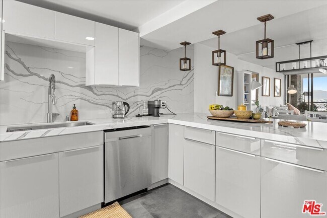 Building Photo - 4316 Marina City Dr