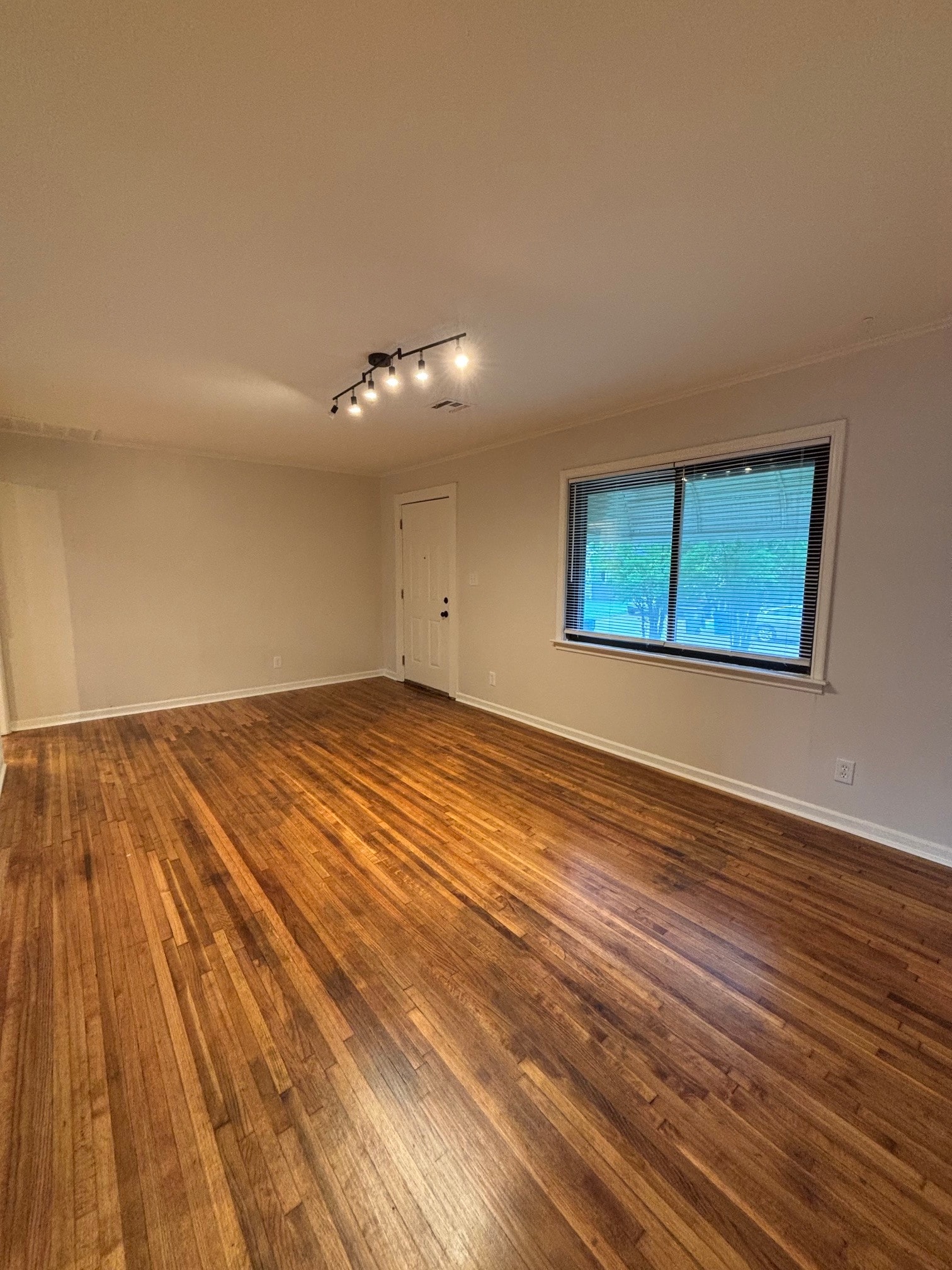Building Photo - 2725 N Boulder Ave