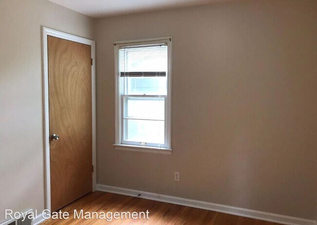 Building Photo - 3 br, 1 bath House - 8716 W 70th Terrace