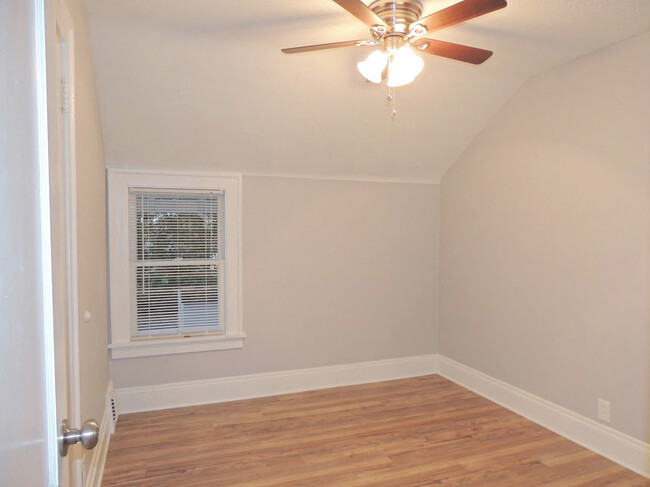 Building Photo - Newly & Amazingly Rehabbed 3 Bed - 1 Bath ...