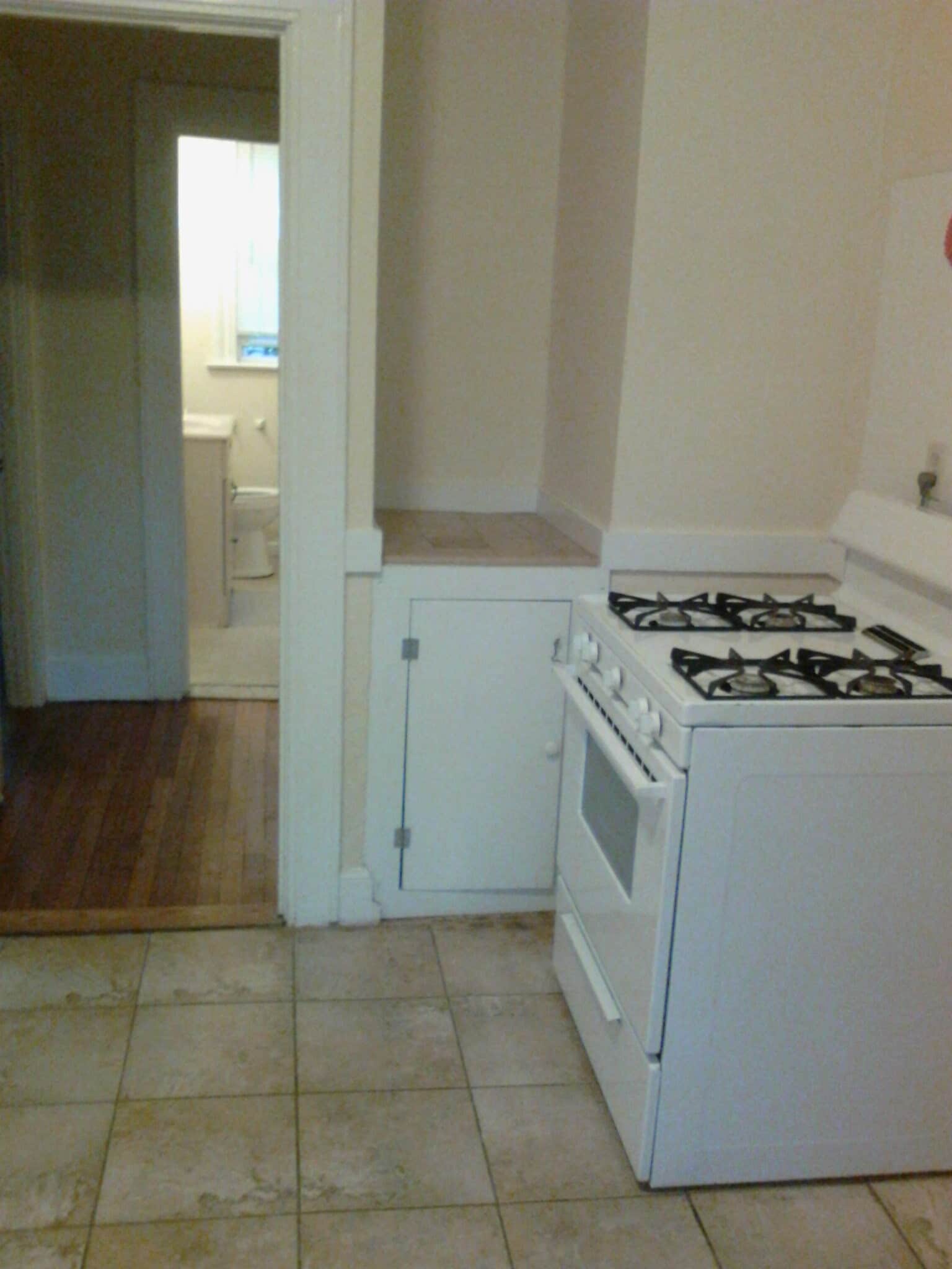 Kitchen - 425 Fountain St