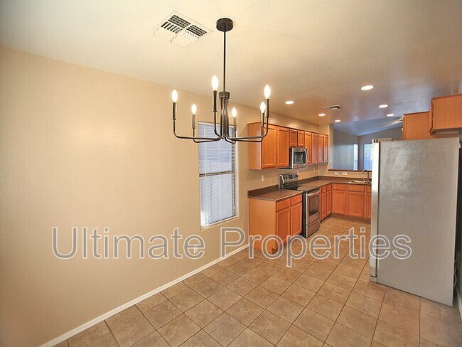 Building Photo - 11004 W Griswold Rd