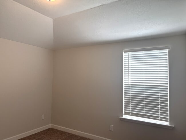 Building Photo - 8094 Bannock Cir