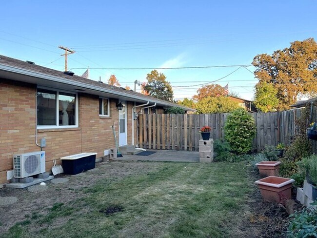 Building Photo - haym01*