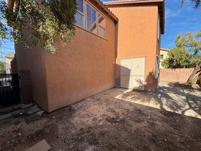 Building Photo - Beautiful 4Bed/3Bath/2Car home located between Summerlin/Providence area