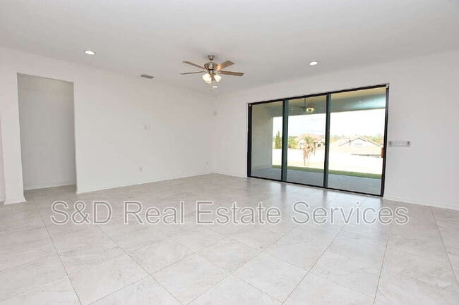 Building Photo - 3953 Aquilla Dr