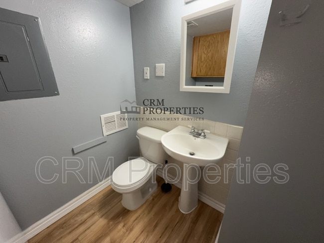 Building Photo - 42024 Hamilton Ct