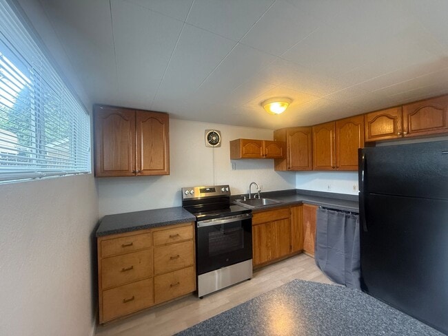Primary Photo - Private Detached 1 Bed 1 Bath ADU - Utilit...