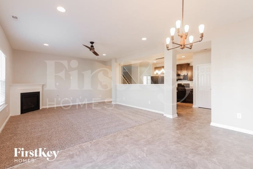 Building Photo - 5273 Brandywine Dr