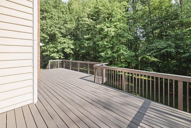 Building Photo - 6609 Heidi Ct