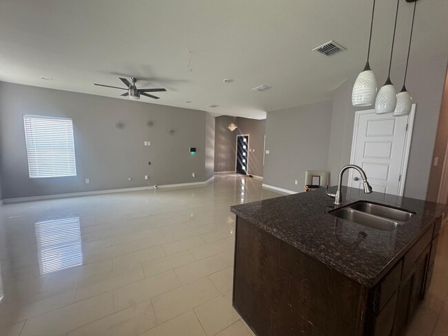 Building Photo - 3227 Imperial Dr