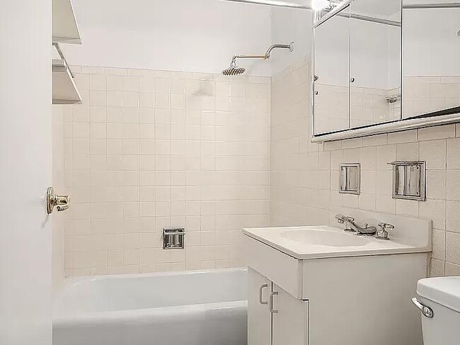 Building Photo - 392 Central Prk W