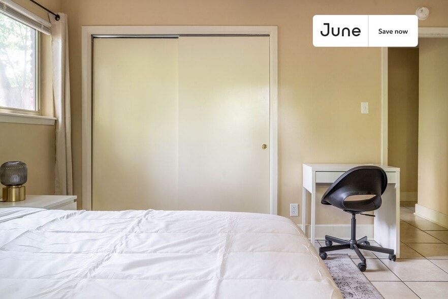 Building Photo - 9104 Quail Creek Dr