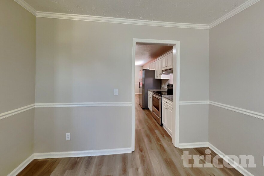 Building Photo - 800 Chaney Woods Dr