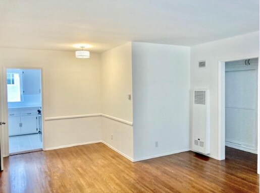 Building Photo - 916 N Sweetzer Ave