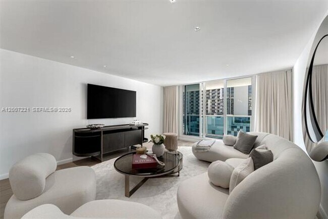 Building Photo - 2301 Collins Ave
