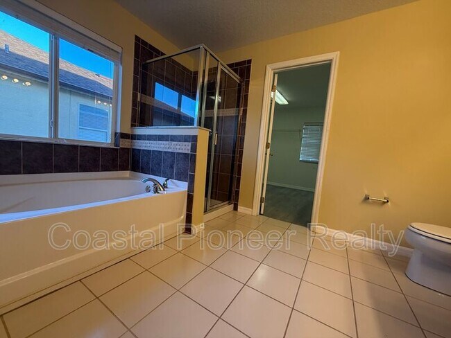 Building Photo - 10337 Stratford Pointe Ave