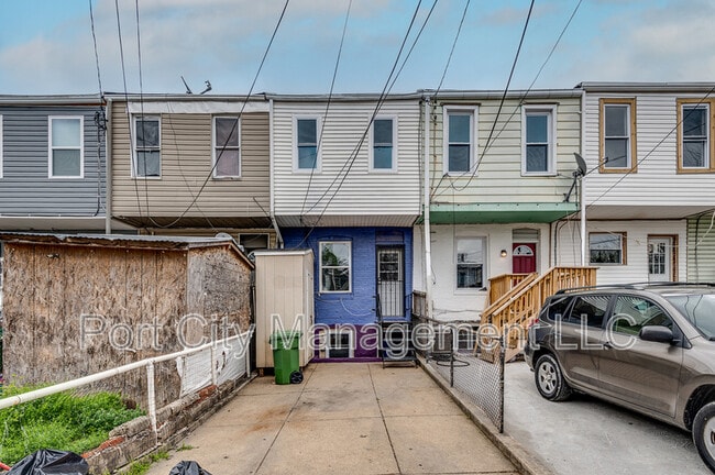 Building Photo - 320 S Newkirk St
