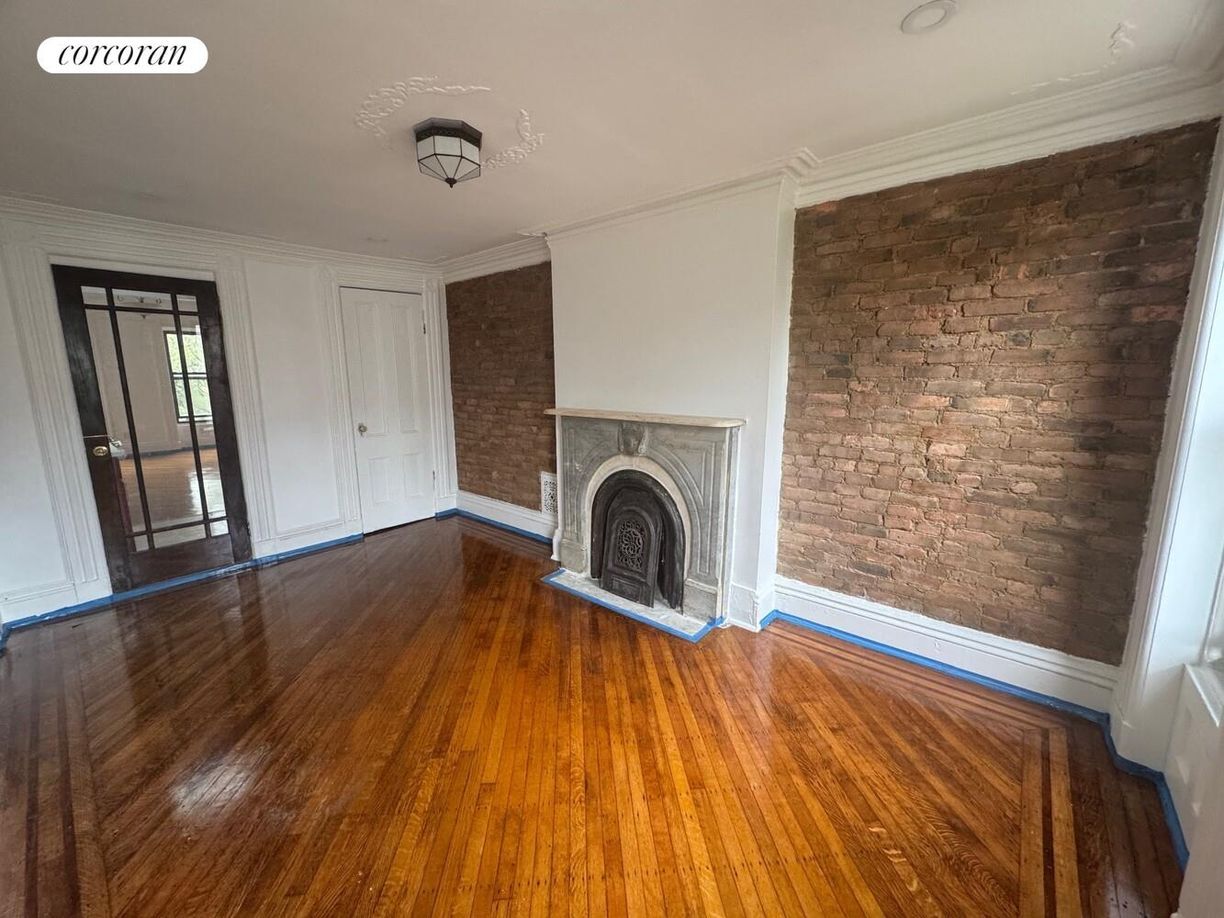 Building Photo - 49 Monroe St