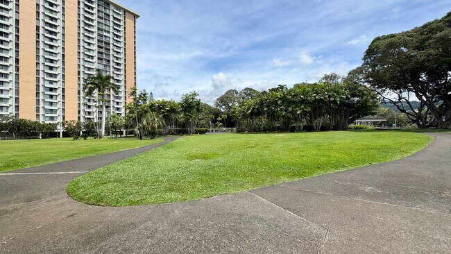 Building Photo - Queen Emma Gardens – Prince Tower | Studio | 1 Bath | 1 Assigned Parking