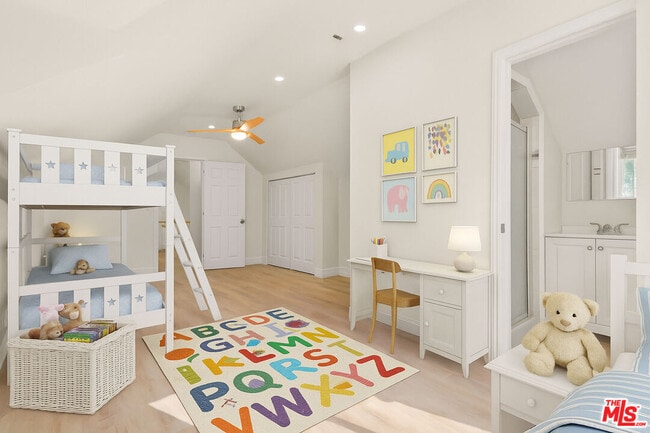 Building Photo - 500 Warner Ave