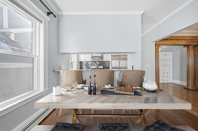 Building Photo - 33 Adams St