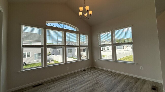Building Photo - Spotsy Courthouse - Large Ranch Home
