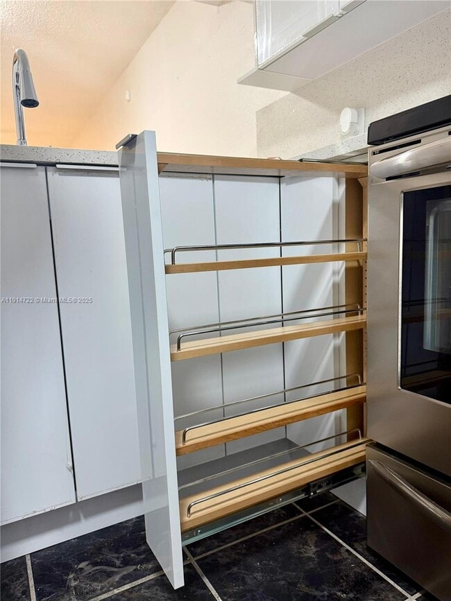 Building Photo - 4045 NW 19th St